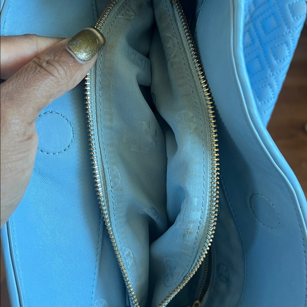 Tory Burch Light Blue Leather Marion Quilted Tote - Picture 8 of 10